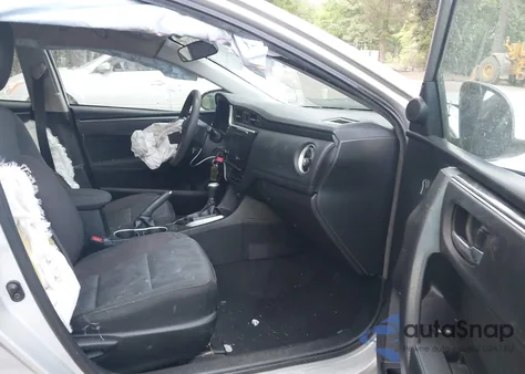 2018 Toyota Corolla Le из США, поврежденный, VIN 5YFBURHE7JP812470